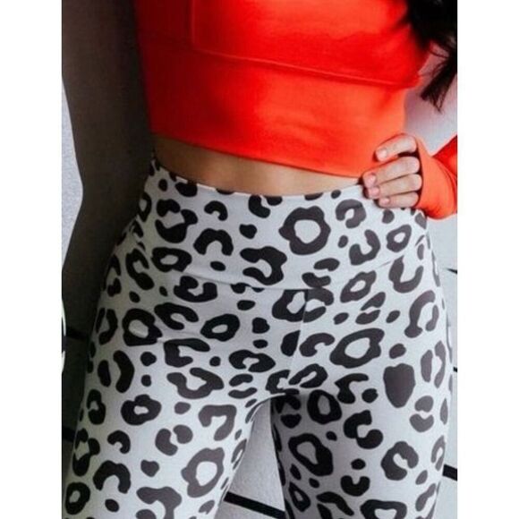 Celestial Bodiez OG Ultra High Rise Leggings in Snow Leopardess in White Size S - Picture 2 of 6